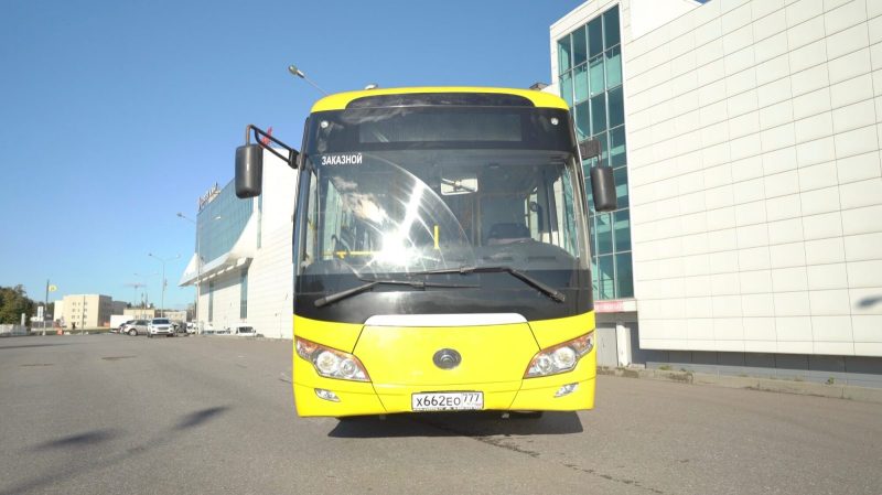 автобус Yutong 6852 желтый (661, 662) 22+35 стоячих передний вид