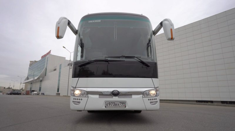 автобус Yutong 6122Н9 2017 года 51+1 (с кулером) передний вид
