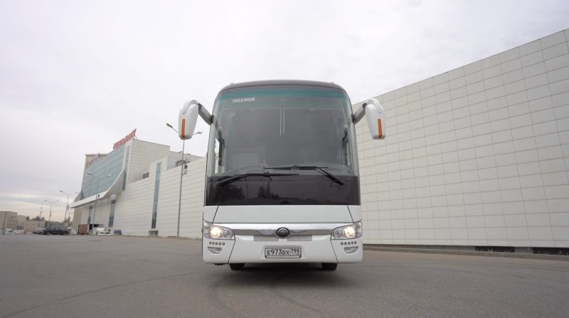 автобус Yutong 6122Н9 2018 года 51+1 (без кулера с мягкими перегородками) передний вид